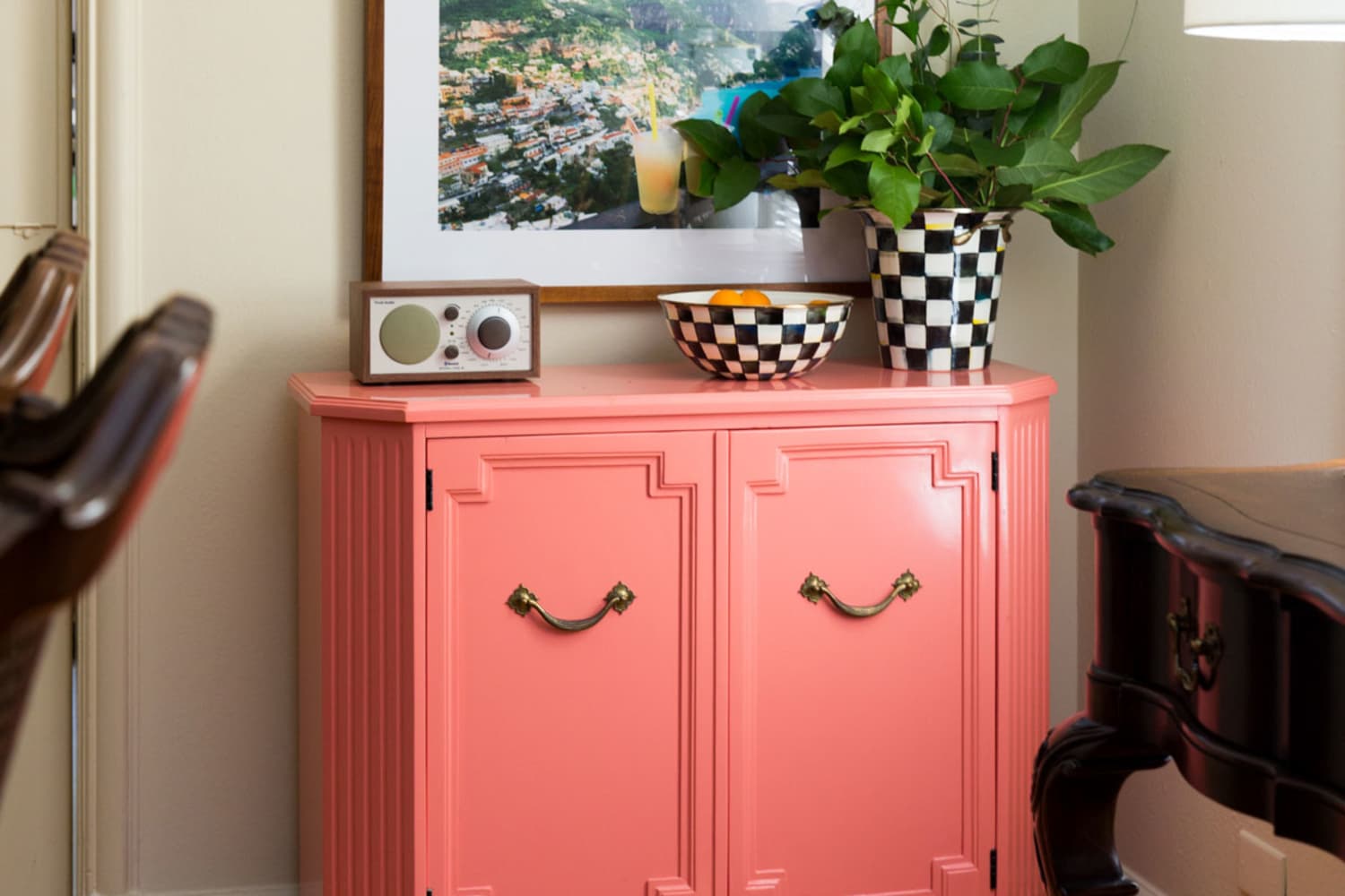 Repainting top wooden furniture